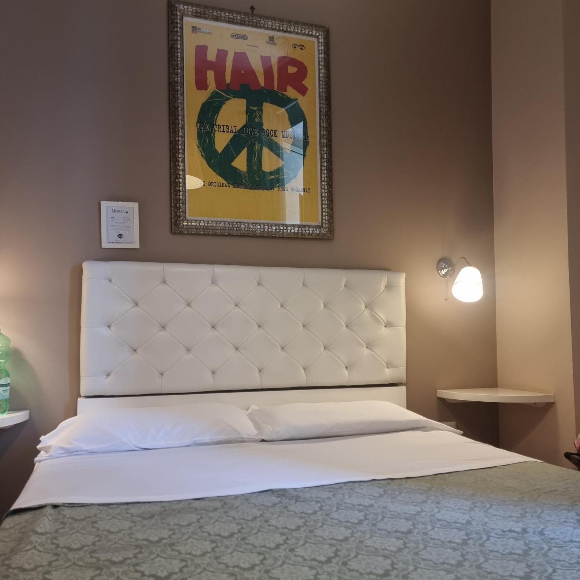 Bed Morelli 49 , Chiaia เนเปิลส์ ภายนอก รูปภาพ