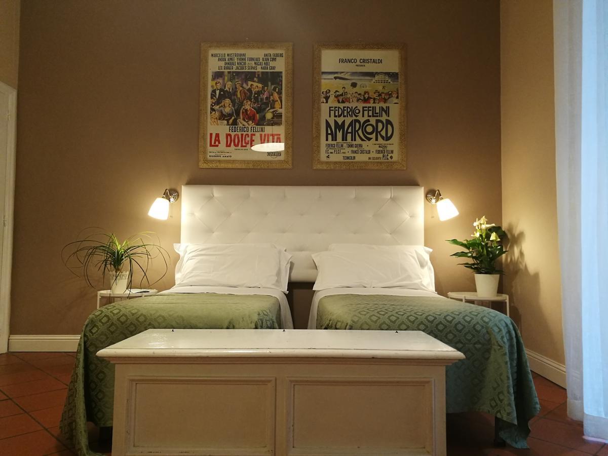 Bed Morelli 49 , Chiaia เนเปิลส์ ภายนอก รูปภาพ